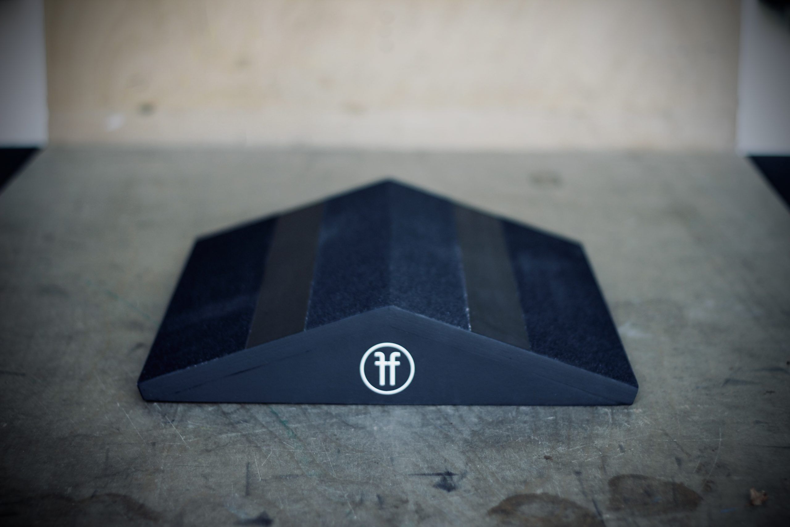 Photo 07-10-2022, 10 21 01 slant board,kneesovertoes,squat blocks,double slant board,atg,squat board,balance